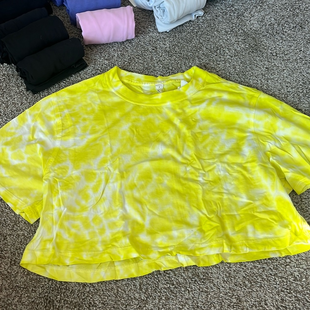 Lululemon Cropped T-Shirt Size 2